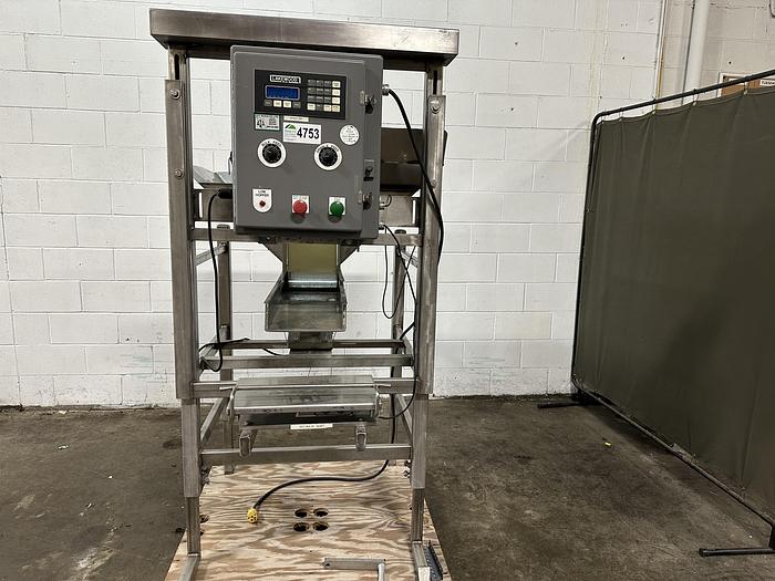 Used Lakewood Single Box Filler