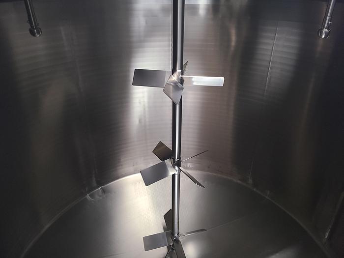 Used 6000 Gallon SS Tank