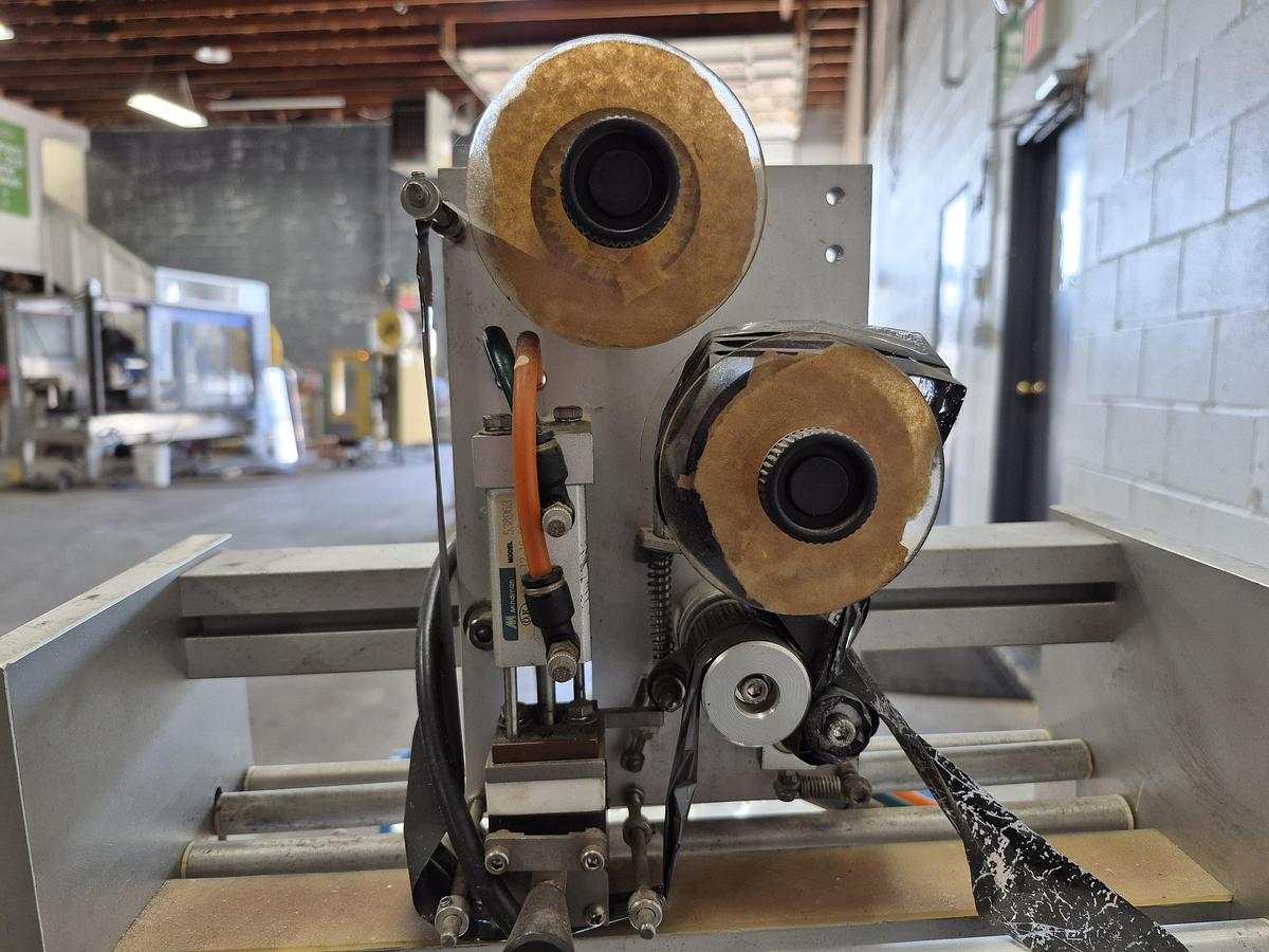 Used Japak KE TO-900 Automatic Cup & Tray Sealer