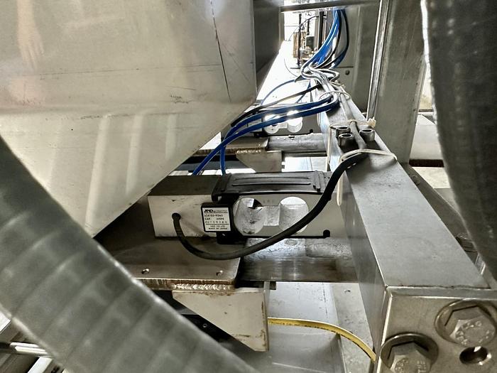 Used Lakewood SP250 Dual-Lane Box Filler