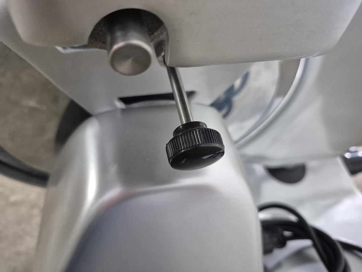 Used Globe G12 Manual Slicer