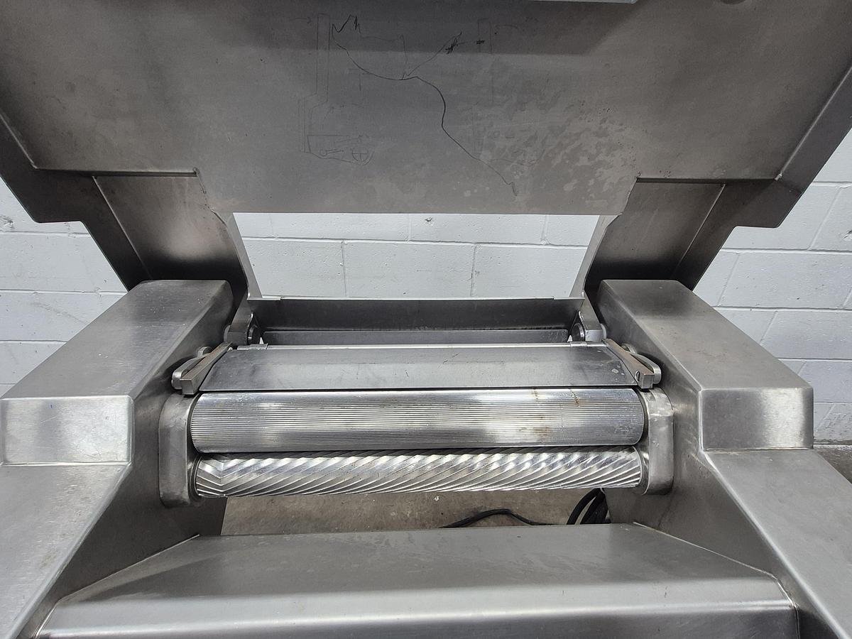 Used MAJA EVM 4006 Membrane Skinning Machine