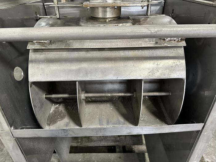 Used ABM McLauchlan 900 SS Berry Slicer