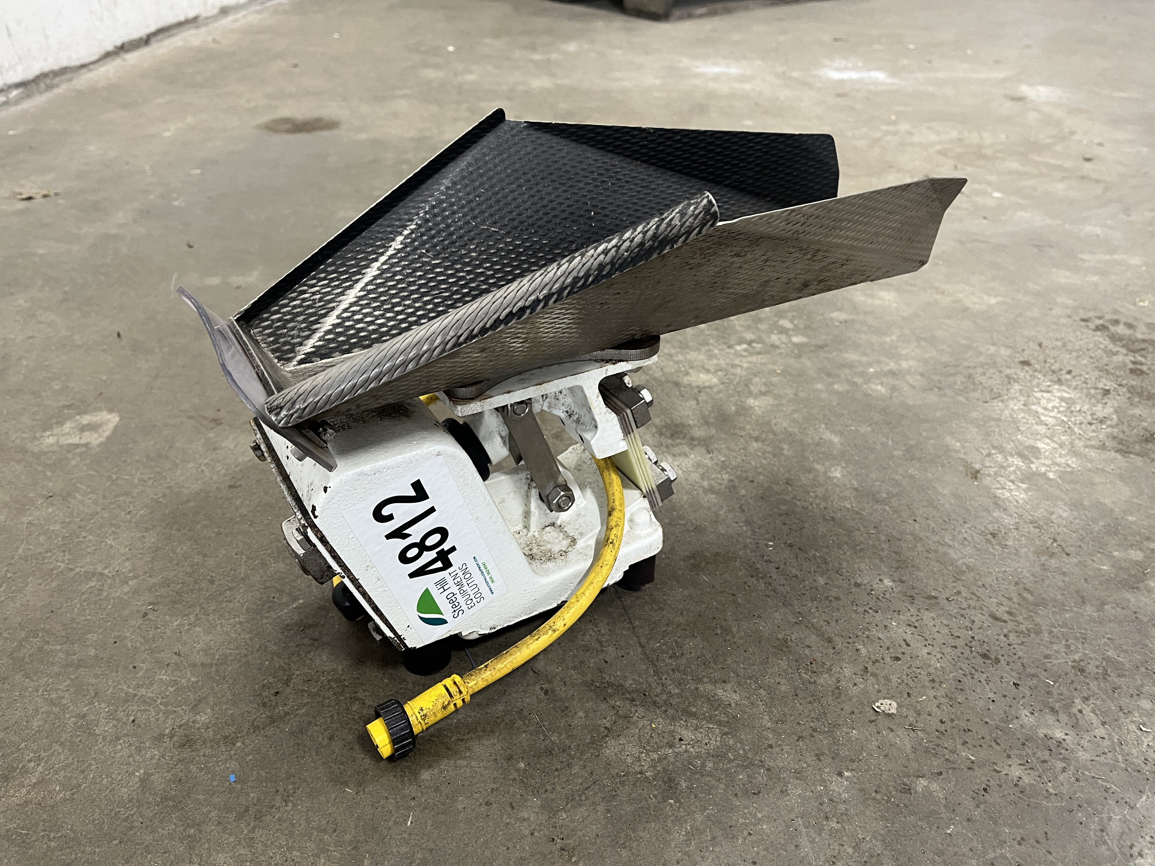 Used Eriez KHS-5 Electromagnetic Vibratory Feeder Drive