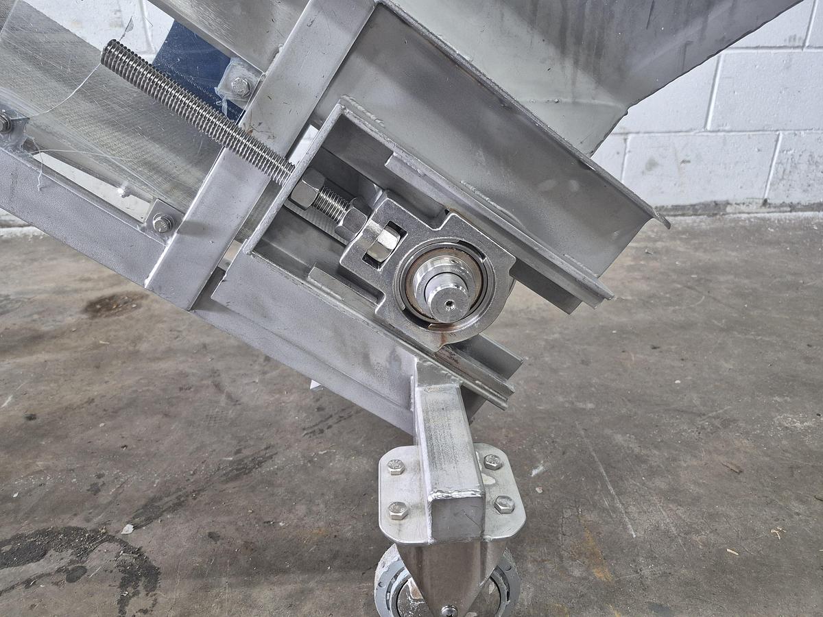 Used Incline Conveyor with Hopper
