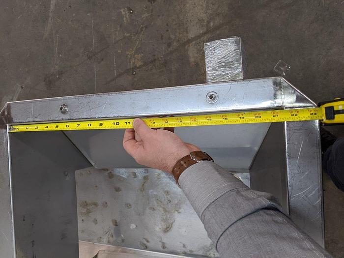 Used 54"L Shaker Conveyor