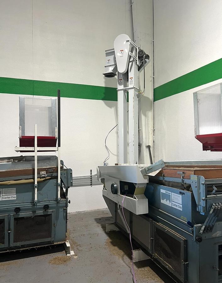 Used Oliver 160 Gravity Tables