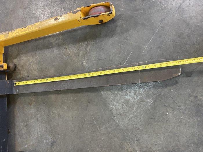 Used Noblelift H-5439 Straddle Stacker