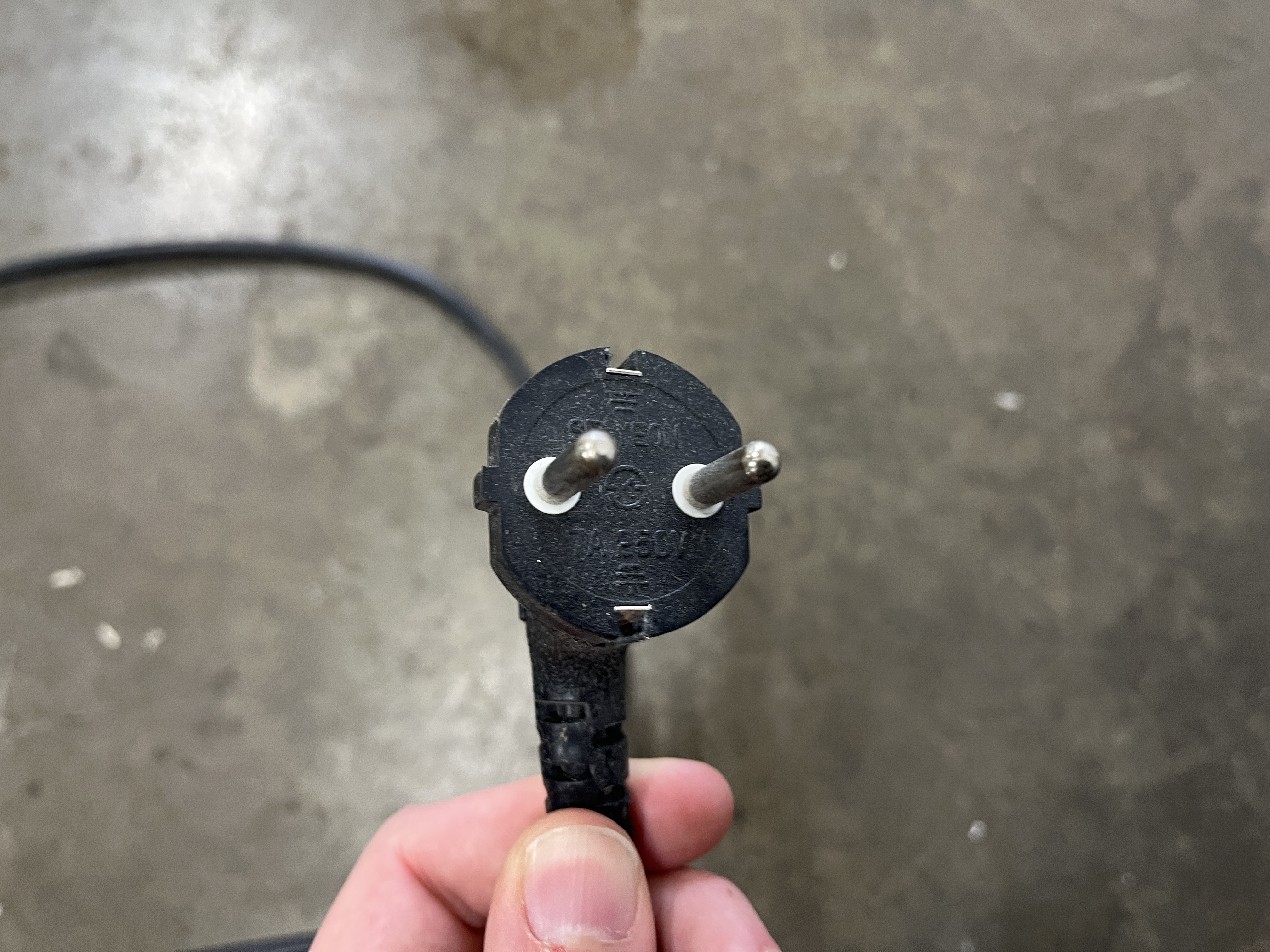 Used Tabletop Bottle Labeller