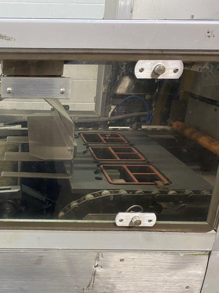 Used Ross INPack 2018 Tray Sealer
