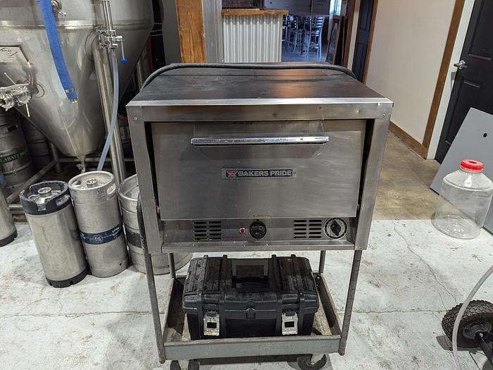 Used Bakers Pride Pizza Oven