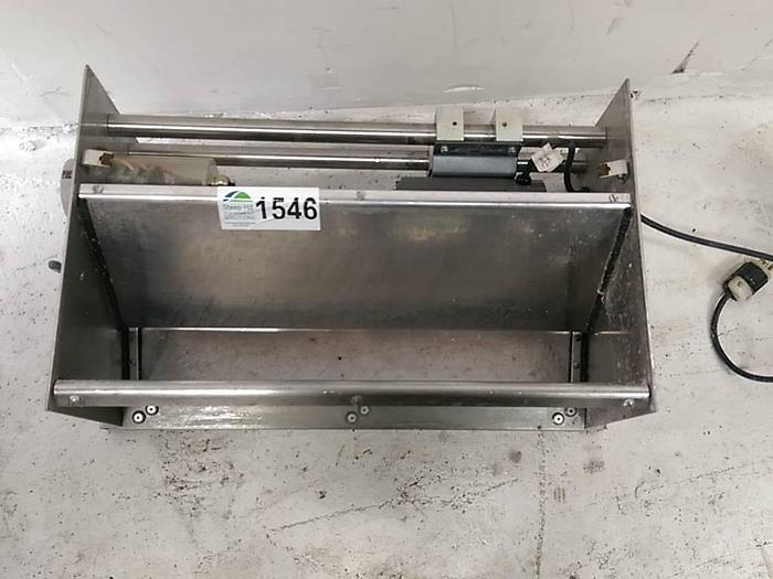 Used Rondo Flour Duster