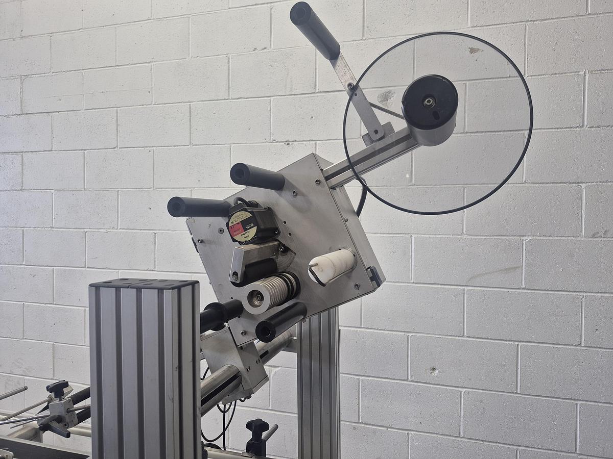 Used Associated Two-Head Top & Bottom Labeller