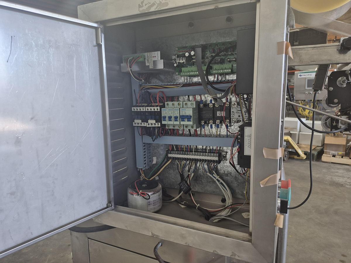 Used Automatic Vertical Packaging Machine with Chain Hopper