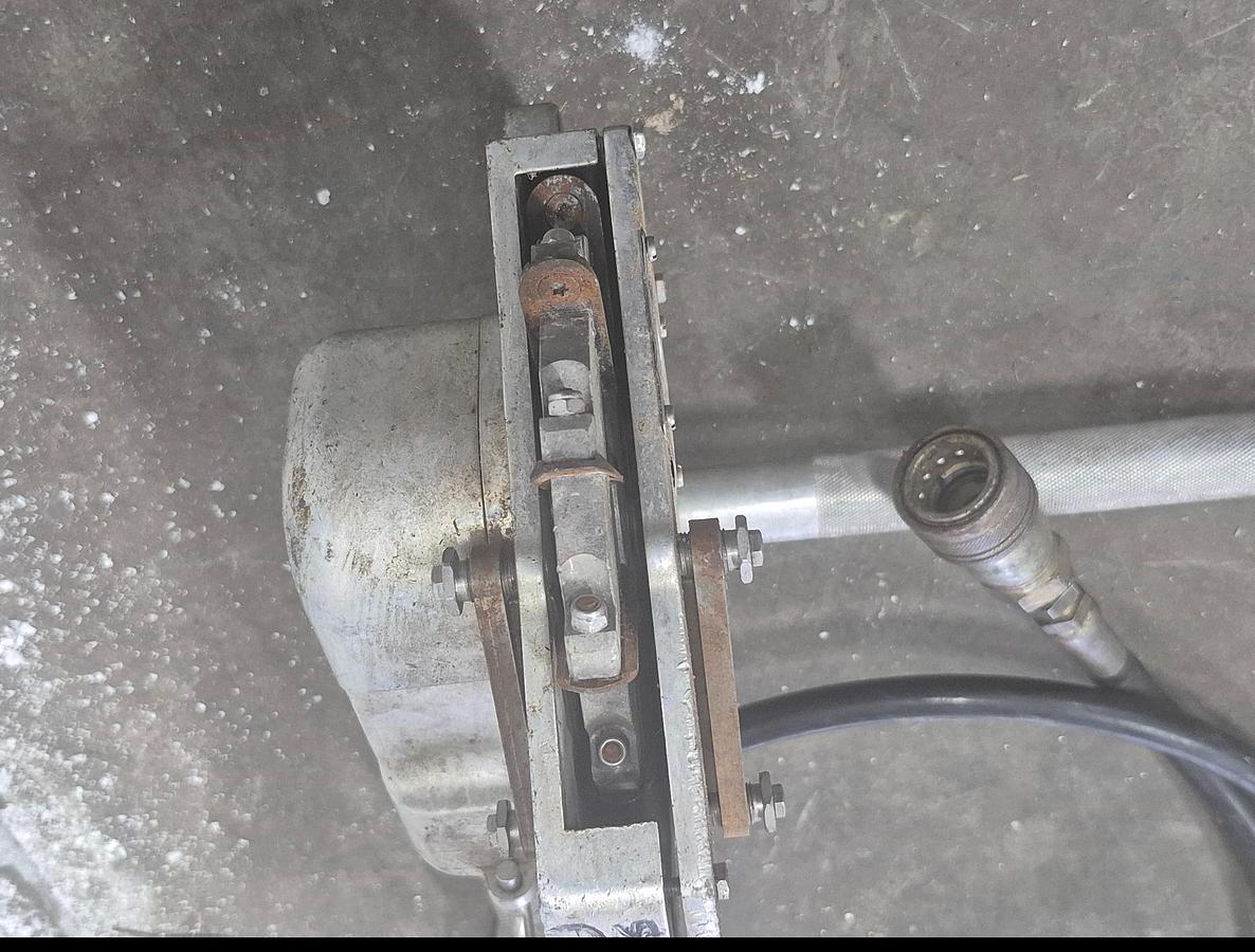 Used Jarvis SHC-165G Mis-Split Saw