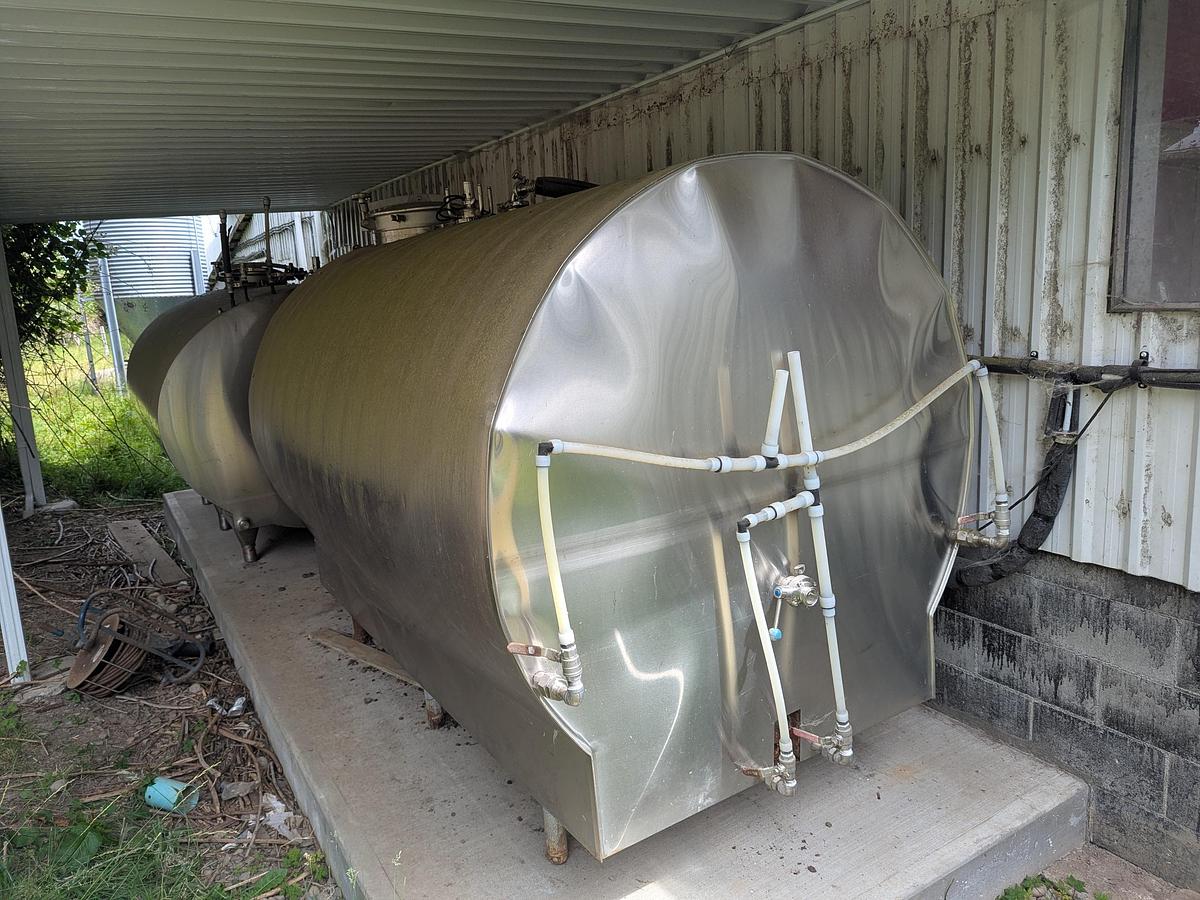 Used 2000 Gallon Dairy Tank