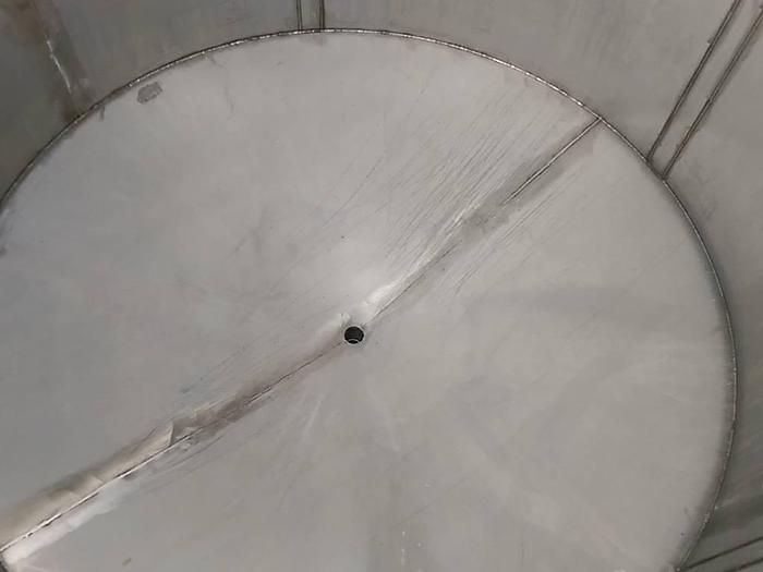 Used 600 gallon Stainless Steel Tank