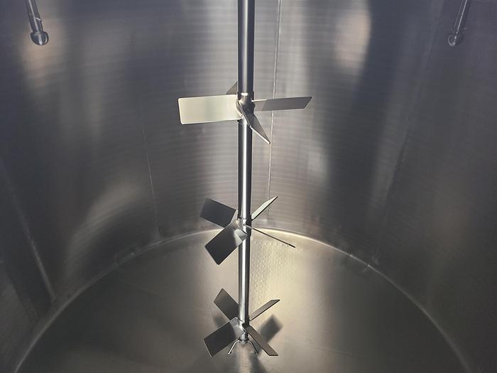 Used 6000 Gallon SS Tank