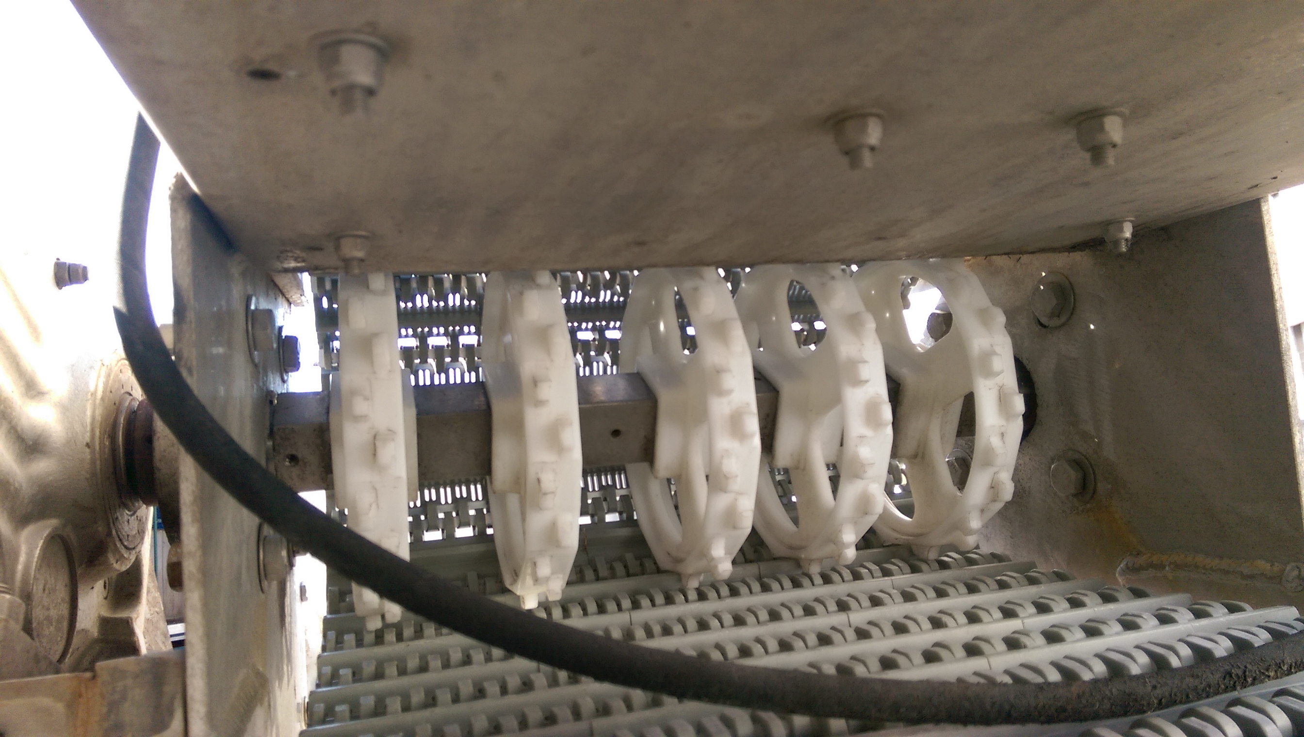 Used 21'L Incline Unloading Conveyor