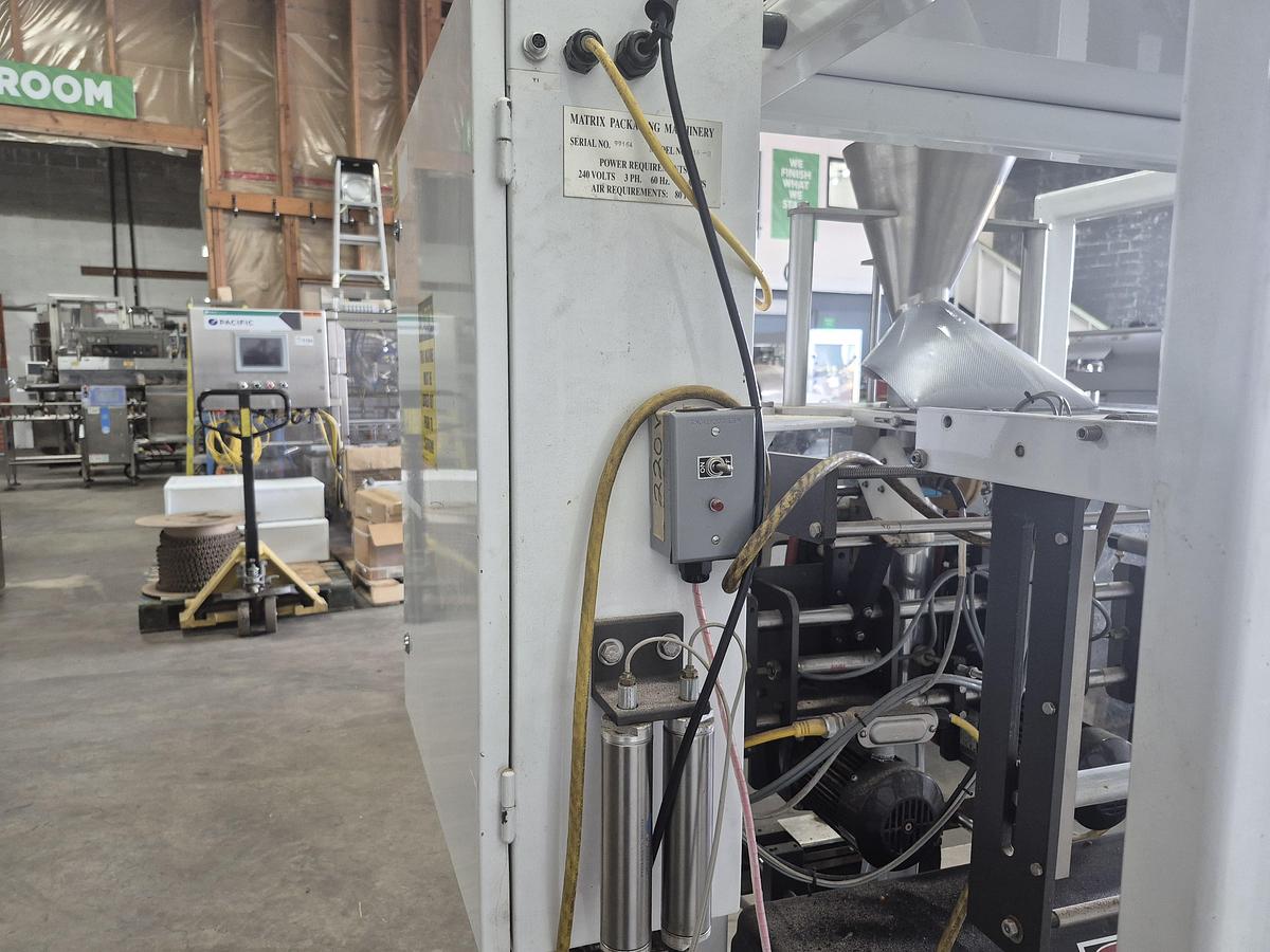 Used Matrix Packaging Machinery Vertical Form-fill-Seal Bagger