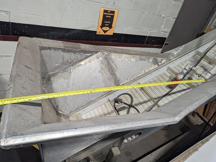 Used Incline Conveyor with Dump Station