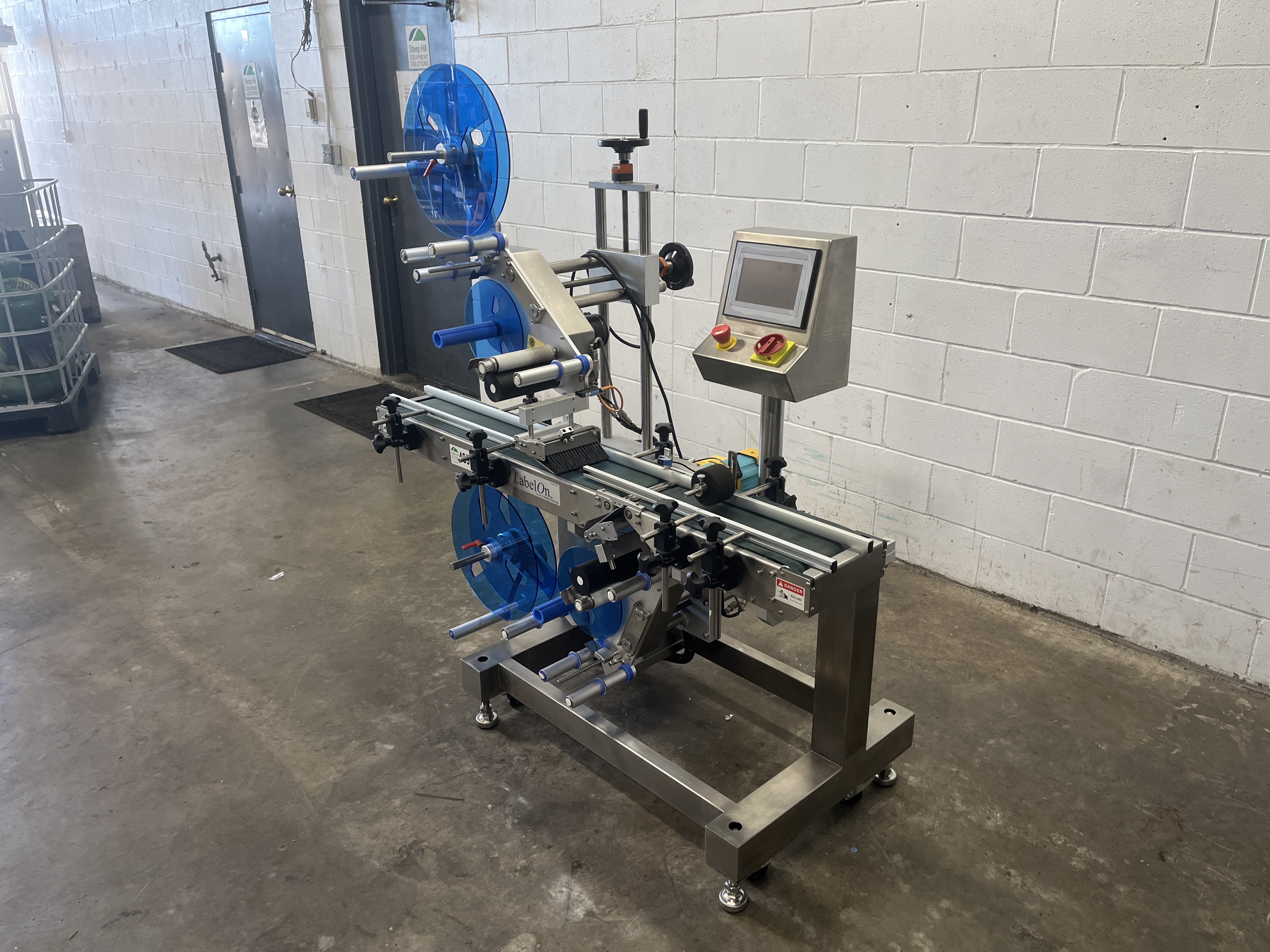 Used Label-on Basic 300 Labeling System