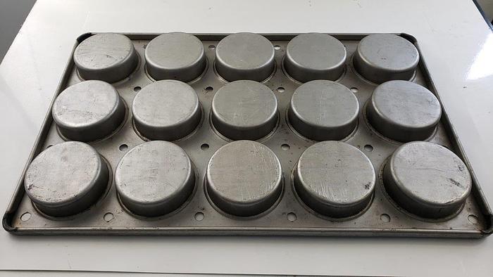 Used 15-On Oversized Muffin Mini Cake Pans