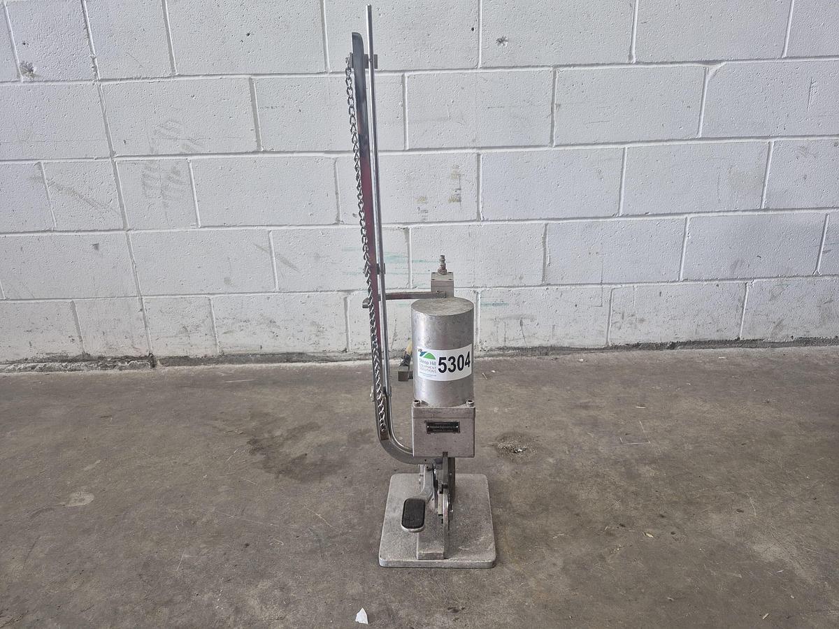 Used Hamadan Engineering Co. Pneumatic Single Clipper Machine