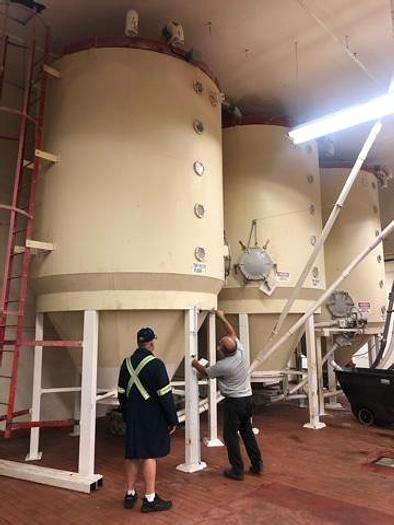 Used Grain Bins with Auger System