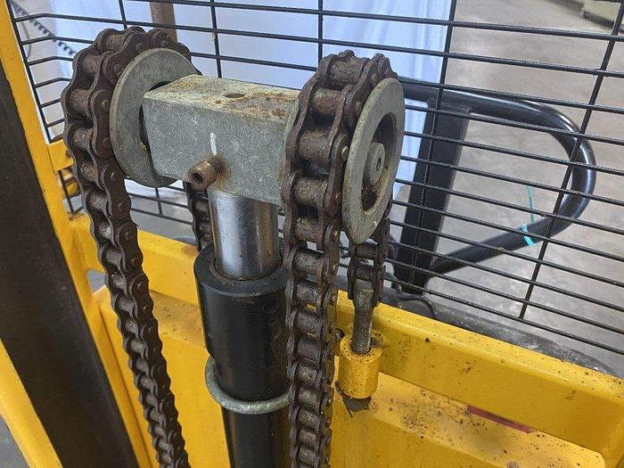 Used Noblelift H-5439 Straddle Stacker