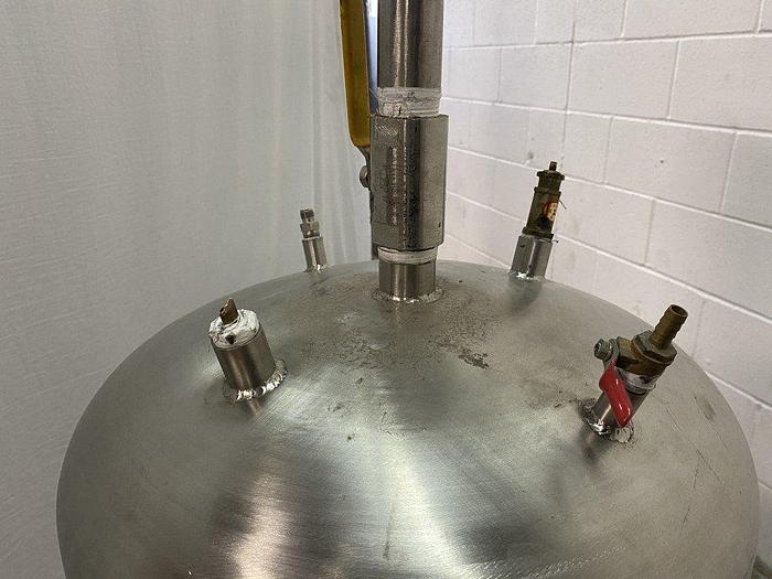 Used 10 Gallon Pressure Tank