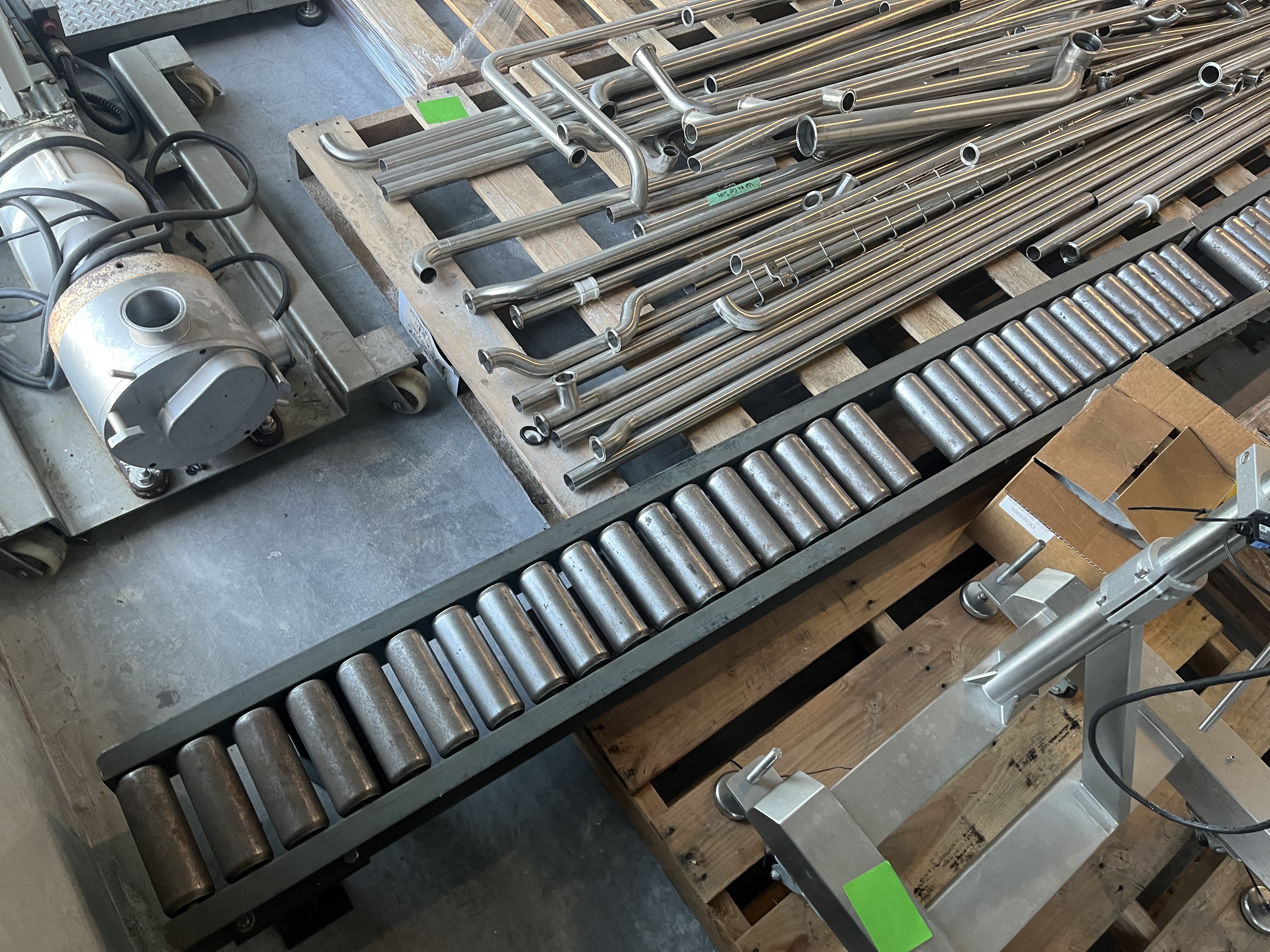 Used 2 Univeyor Gravity Roller Conveyors