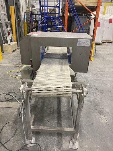 Used Loma IQ2 Metal Detector