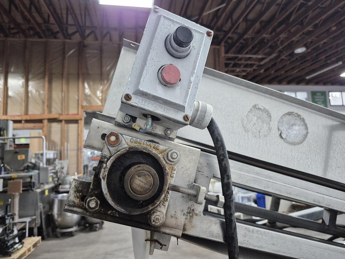 Used Incline Conveyor with 30 Gallon Tank