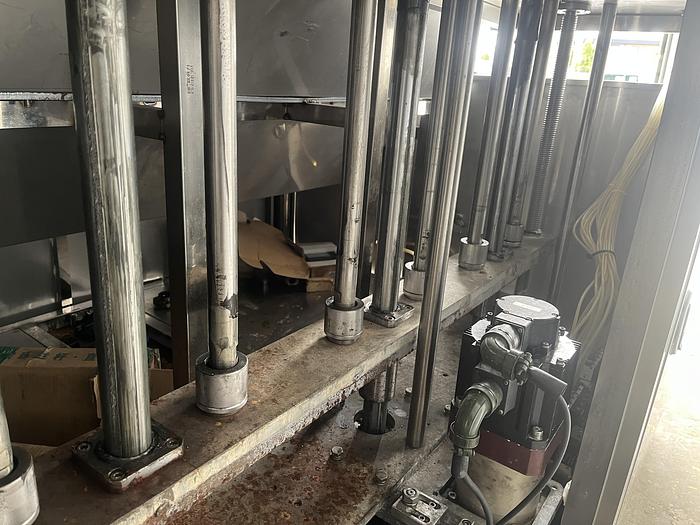 Used 6-Head Bottle Filler