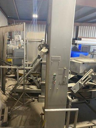 Used A-One CDL-600-94 Single Column Lifter