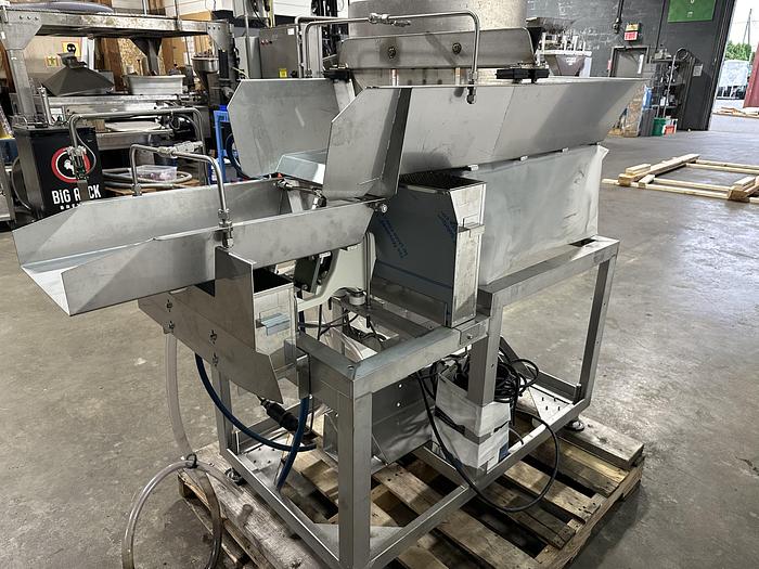Used Vibratory Conveyor with Spray Nozzles