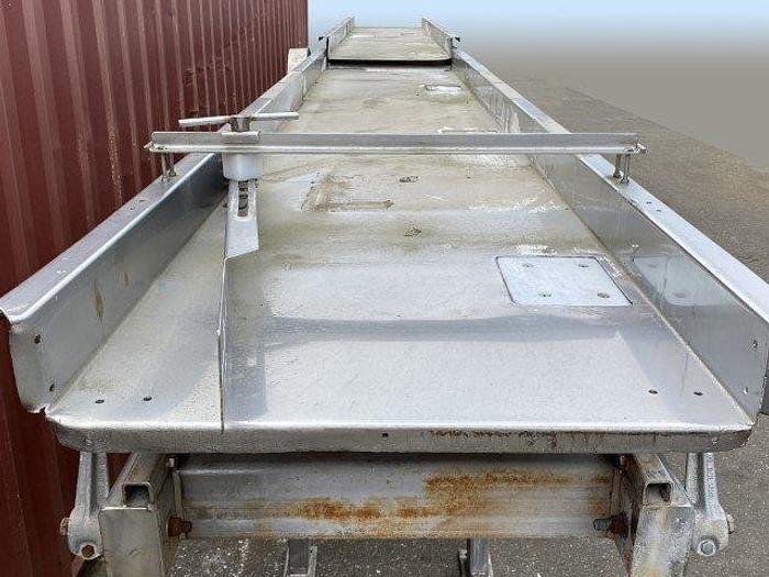 Used Commercial 28' Elevated Shaker Conveyor