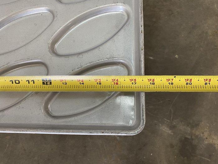 Used Baking Pans With Oval Molds