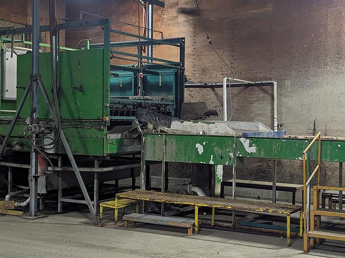 Used Pumpkin Squash Inspection & Cleaning Line