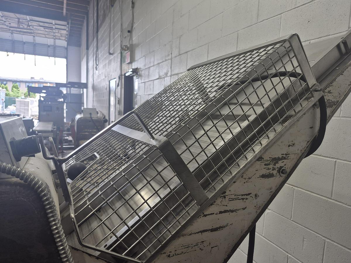 Used Oliver 797-G Slicer & Bloemhof Air Bagger