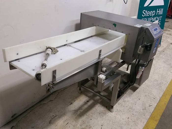 Used Loma IQ2 Metal Detector
