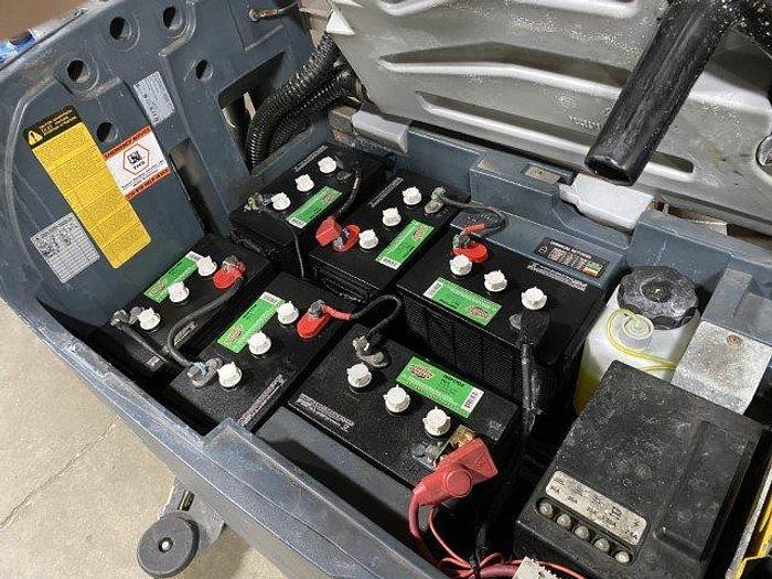 Used Advance SC900 ST 32C Floor Scrubber