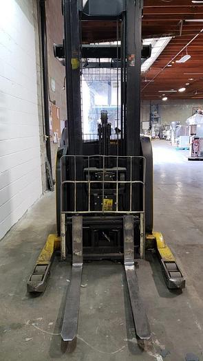 Used Yale Narrow Aisle NR040EA Reach Forklift