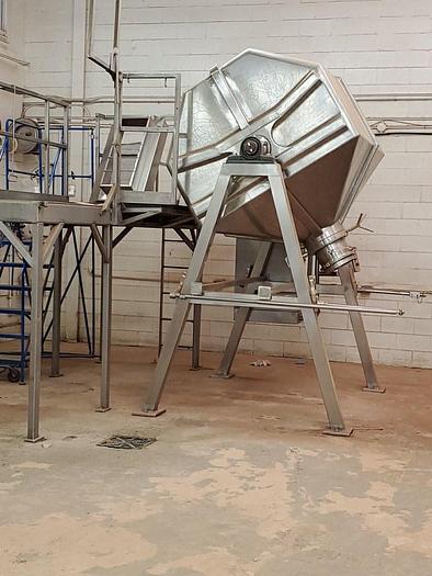 Used Saan OB-3000 Octagonal Blender