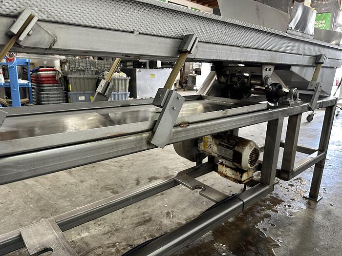Used 9' Shaker Conveyor