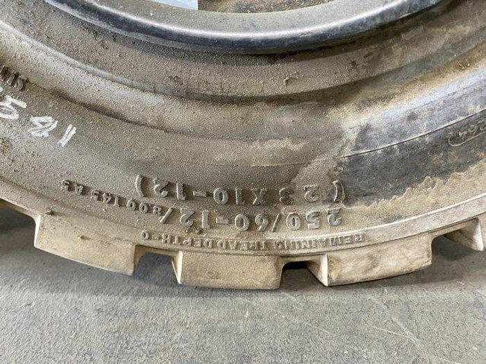 Used Continental CSE-Robust SC18 Tires