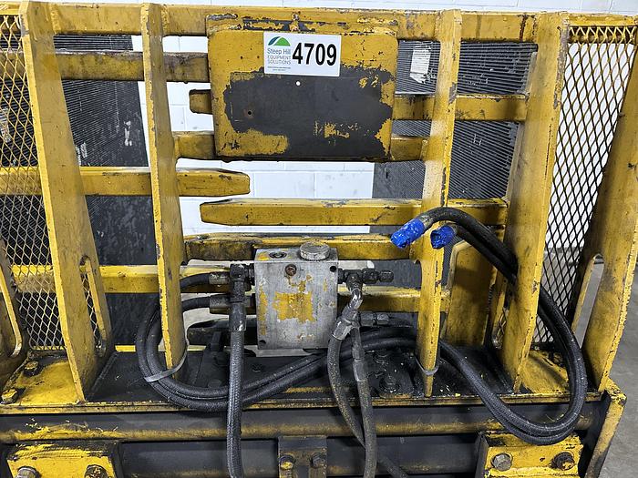 Used Cascade 55C-CC-2A Carton Clamp