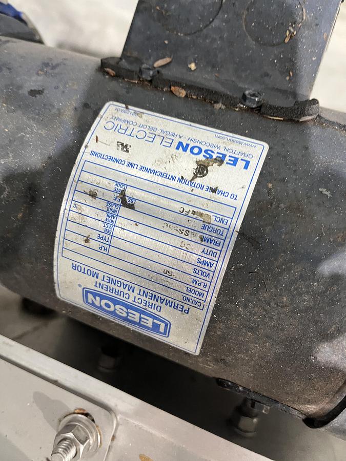 Used Scalloped Belt Incline Conveyor with Hopper