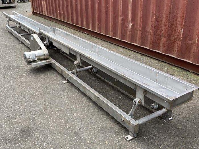 Used Commercial 21' Shaker Conveyor